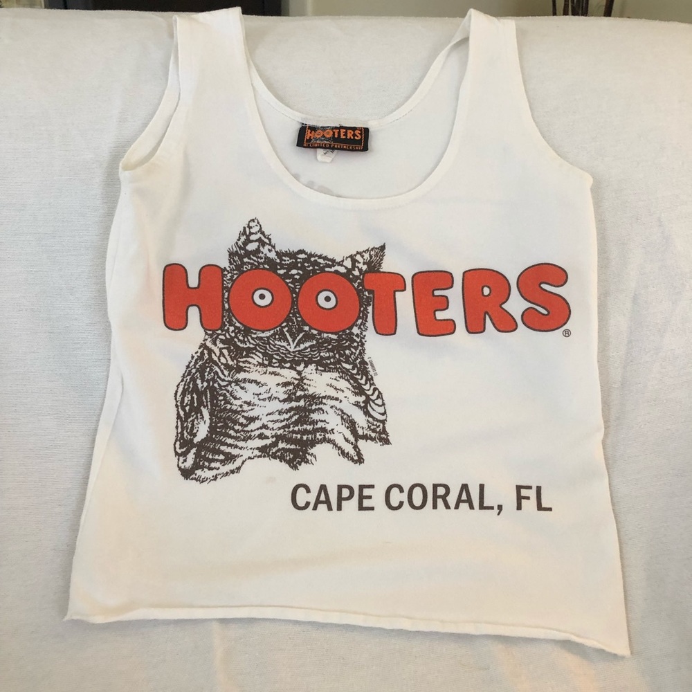 Vintage Hooters tank top